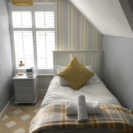 Camelot Guest House Φάλμαουθ Εξωτερικό φωτογραφία