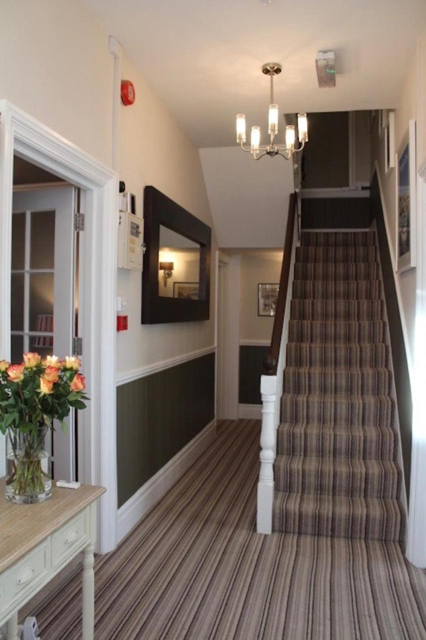 Camelot Guest House Φάλμαουθ Εξωτερικό φωτογραφία